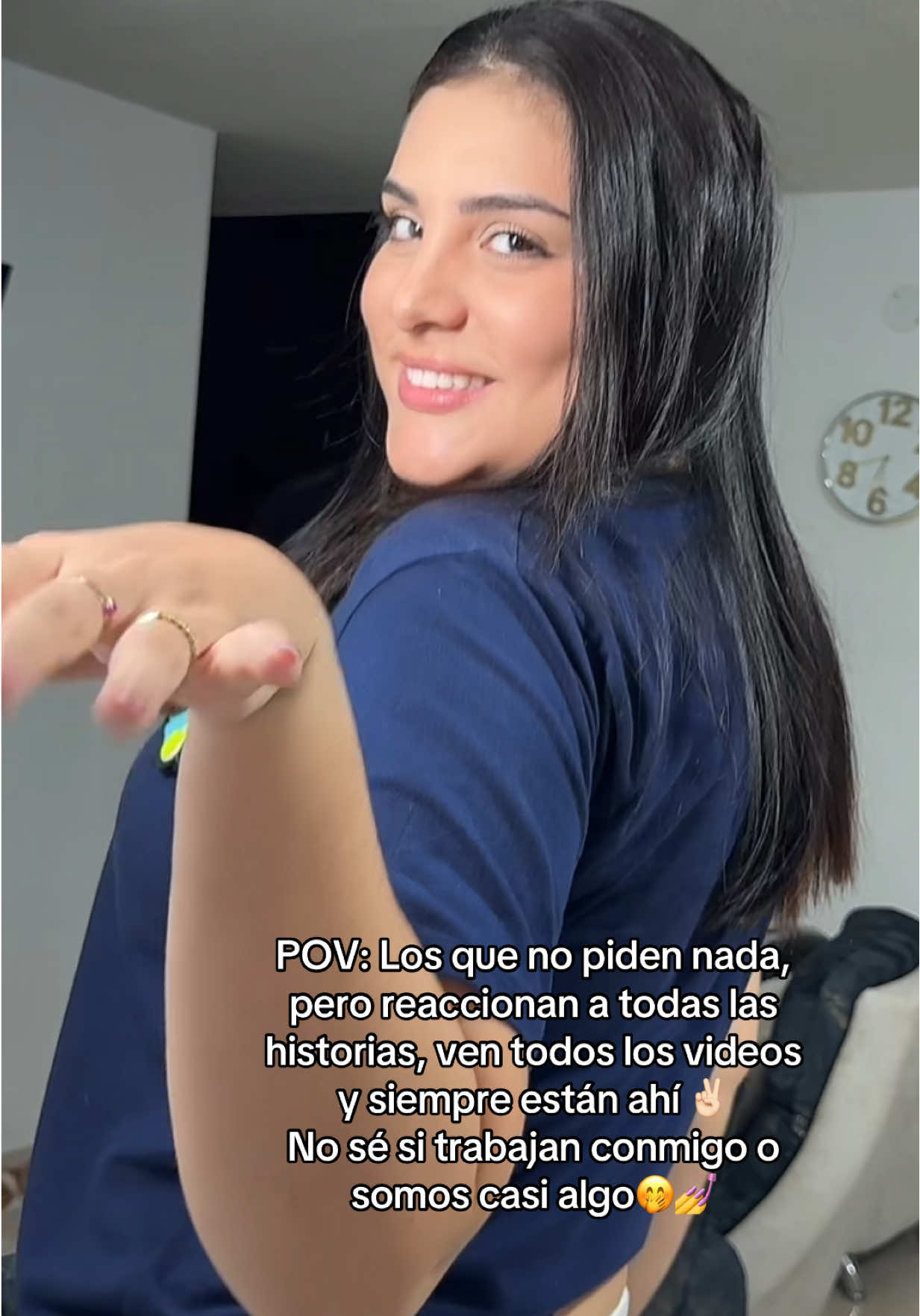 Para esos clientes que están súper pendientes, reaccionan a todo, pero nunca piden, igual los amo🫶🏻🩵