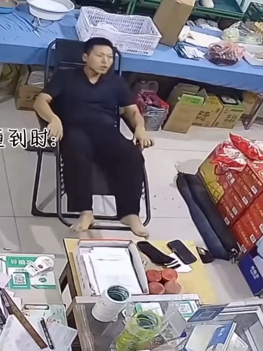 上次手被夾  這次腳被夾 ##捕鼠器
