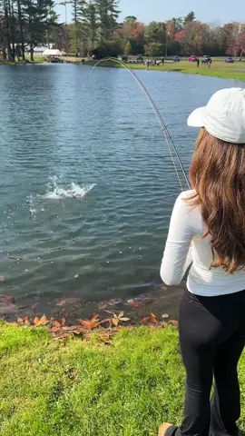 Gave the @8 Fans the hatchery test w @isabellamidura20 #flyfishing #dryflies #halloween #troutfishing 