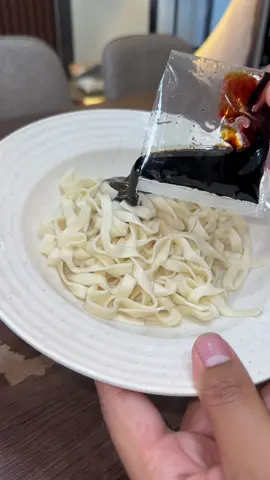 Rindu pulak nak makan pan mee dry chili ni sebab sedap rasa pedas2 #chilipanmee #panmeehalal 