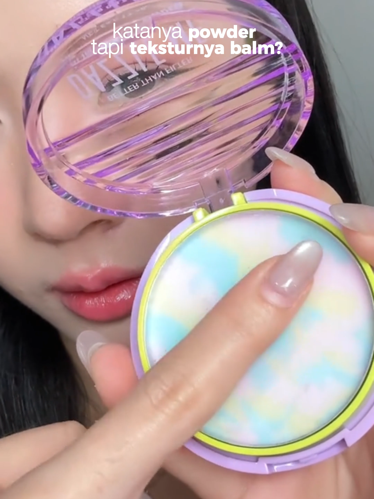 Cosplay jadi ice cream jadul pelangi? eh tapi ternyata hasilnya sebagus ini loh! 😍 #dazzleme #dazzlemebeauty #dazzlemeindonesia #dazzlemeid #dazzlemeinvisiblepowder #invisiblepowder #powderlesspowder #powder #geltopowder #balmtopowder #betterthanfilter #betterthanfilterinvisiblepowder #flawless