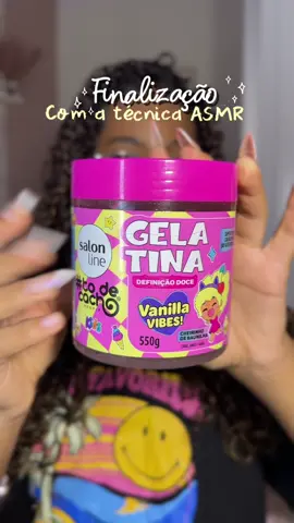 Finalização testando a técnica ASMR com @Salon Line  💕 o creme para pentear Vanilla vibes garante hidratação intensa e cachos definido do jeitinho que as crianças gostam proporciona desembaraço fácil sem drama brilho radiante e controle do frizz deixando os fios macios e nutridos #salonline #heymigssl #migssalonline #publisl 