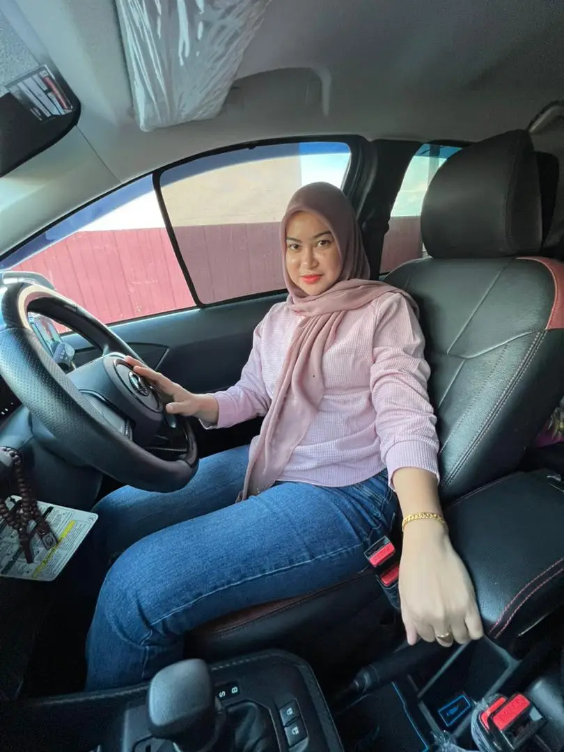 perempuan kalau dah sayang datang lelaki hensem pun dia tak pandang💃🏼