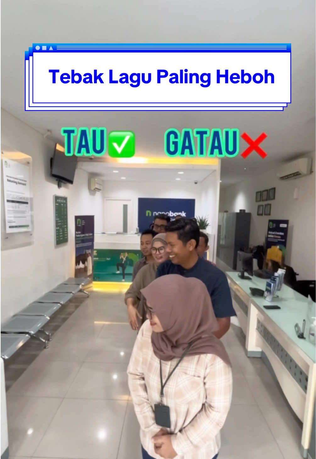 ketemu tim yang sefrekuensi, main game tebak lagu jadi heboh gini😭👋🏻 #tebaklagu #maingame #kantor #corporatetiktok #NanobankSyariah 