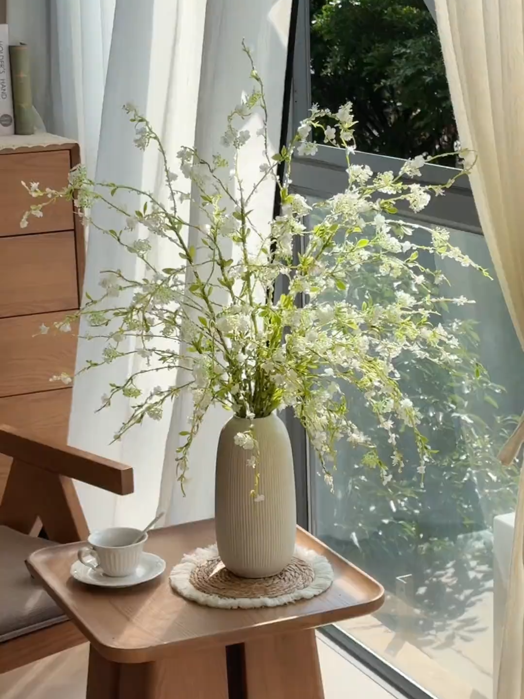 Hoa tuyết mai lụa cao cấp trang trí nhà cửa , decor quán cafe #hoagia #hoalua #hoatuyetmai #hoatuyetmaigia