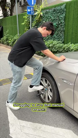 Have you ever been frustrated by an awful situation like this?#impactwrench#powertools #wrench #zcy