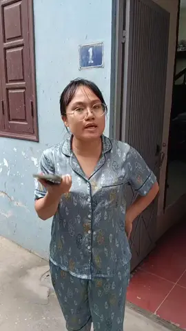 vợ chồng con này quỵt tiền lương tiền lưu đêm của lái xe.công ty du lịch hoàng nam.ngõ 141/42/1 giáp nhị