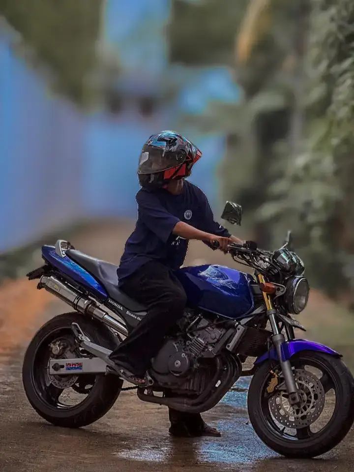 හැකි නම් ආ මග හැරිලා... ඇවිදින් එනු තුරුලට මා.... මොහොතක් ඉන්න පෙර සේ හොවා.... ❤️‍🩹! #foryoupage #fypシ゚ #filing #viwers #viral 