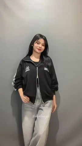 So cool 🖤😎 #jaket #jaketzipper #jaketwanita #jacket #sweatermurah 
