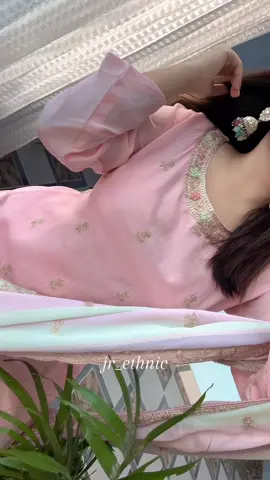 Beautiful silk set🌸🌸 Size: 40,42,44 Dm us on Instagram/ WhatsApp: 9769291571