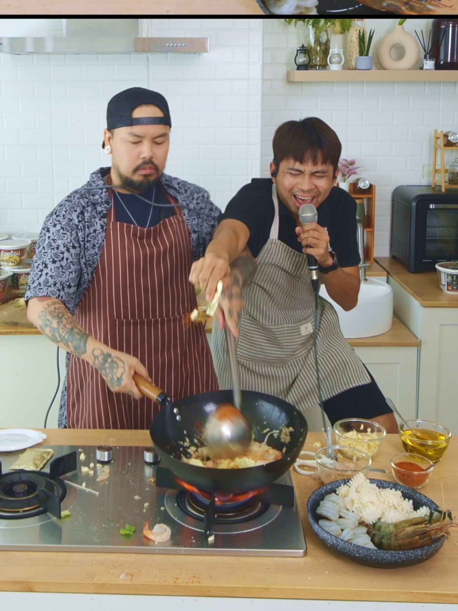 เพราะว่ารัก feat.พี่Nap X ถ้วยร้อน