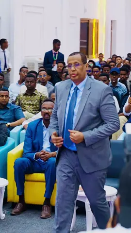 Madaxweyne Ku-xigeenka Dowladda Puntland, #MDLugatoor oo ka qeybgalay bandhiga buugga #Ismahurto oo uu qoray Maxamed Ciise , Agaasimaha Wasaarada Warfaafinta #puntland🇸🇱 #somalia🇸🇴 #dabaraaniteam  