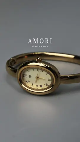 Our Amori Watch Bangle exudes vintage charm and classic elegance, perfect for any occasion. ⌚✨  Designed for effortless wear, it’s stylish, timeless, and ideal for everyday use. Elevate your look with this statement piece. SHOP NOW!! 🛒 #hbjewelry #goldplatedjewelry #hypoallergenic #nontarnishjewelry #jewelry  