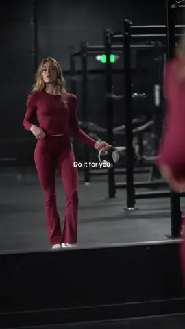 If you told me I would be dancing around a gym in cute fits 2 years ago, I would’ve laughed, all the anxiety and self doubt led up to this moment. Put in the hard work and become the best version of yourself.  @Paragon Fitwear  ‘She Built It’ collection  -Live October 17th  -Code LAURENM to save #winterarc #fyp #gymgirls 
