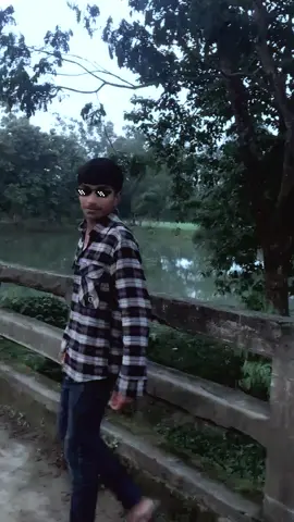 থাকতে কদর করও হারিয়ে গেলে পাইতায় নায় 😅😫#vairalvideo #foryoupage 