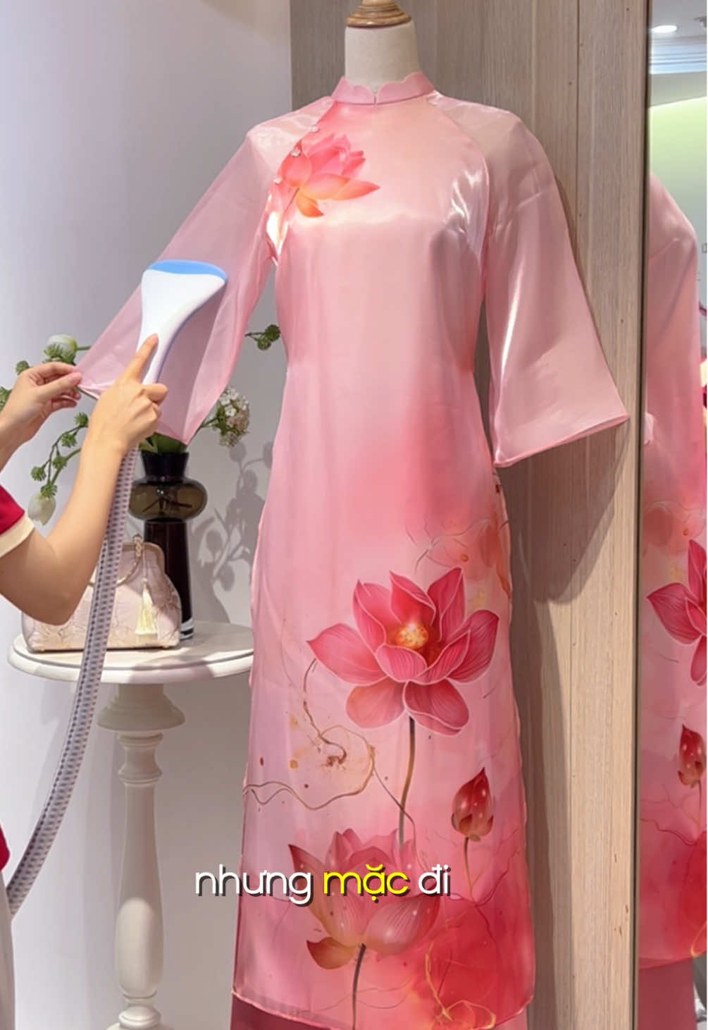 Nàng cứ yên tâm vì Econice luôn để ý từ những điều nhỏ nhặt nhất ạ #aodaitruyenthong #aodaidep #aodainu #giaovien #congchuc 