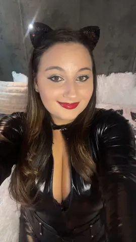 Curiosity didn’t kill this cat🐈‍⬛ #IDressedUpAsCatwoman #catwomen 