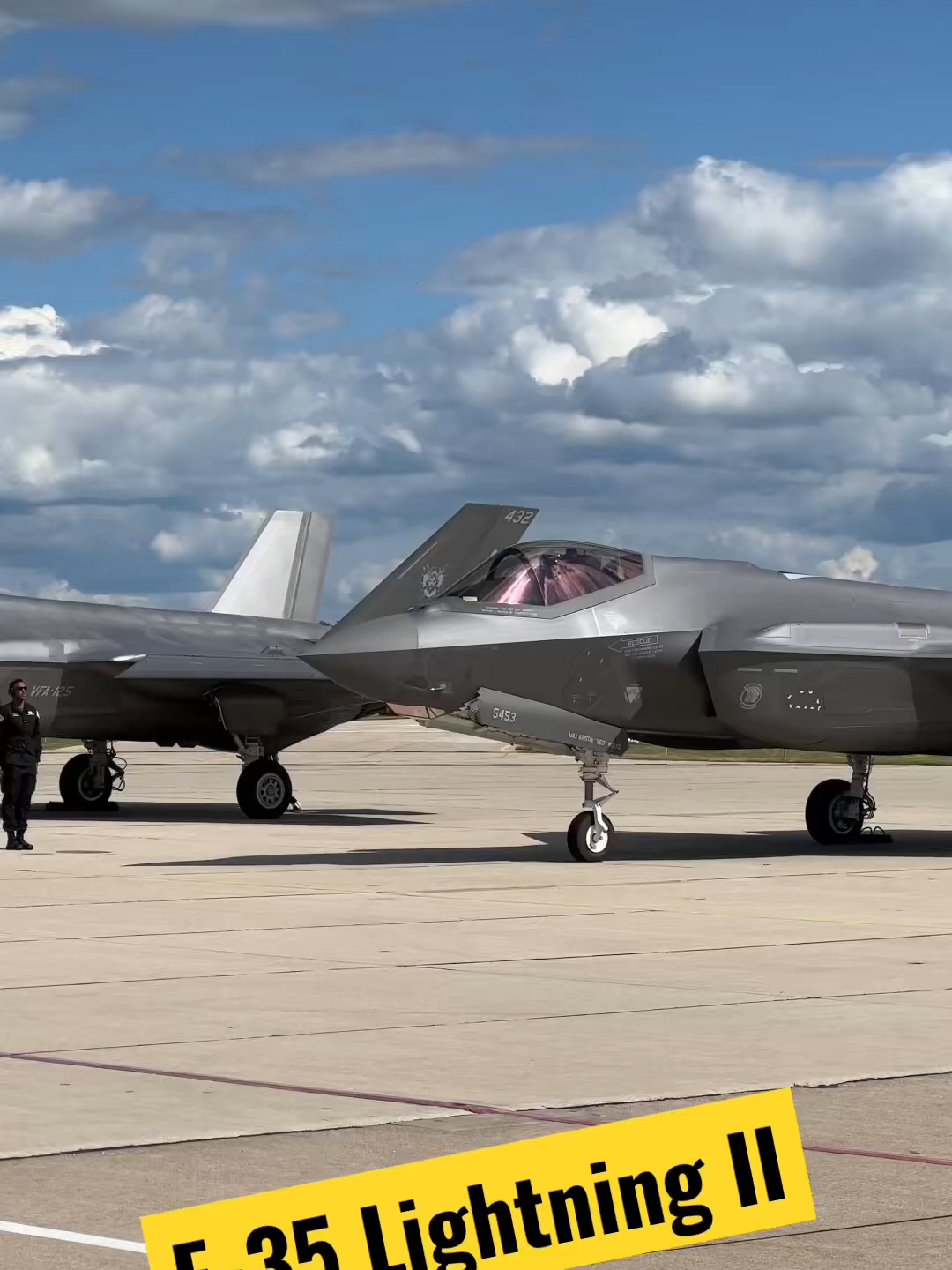 F-35 Lightning II Taxi Out - Oshkosh 2022 - The Afterburn Podcast