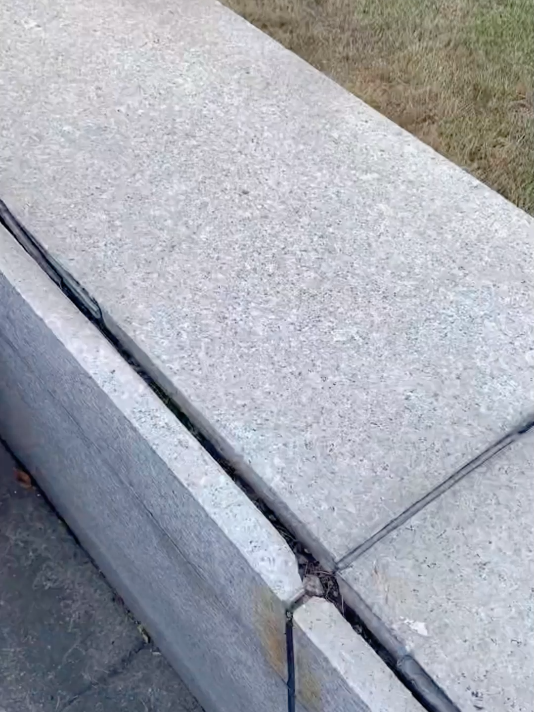 🏠 Roof leaking? Balcony dripping? Waterproof Butyl Tape – High adhesion, self-adhesive aluminum foil, seals leaks instantly!