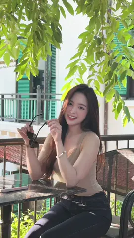 Trong suy nghĩ của anh thế nào là 1 người đẹp ... ? Ư