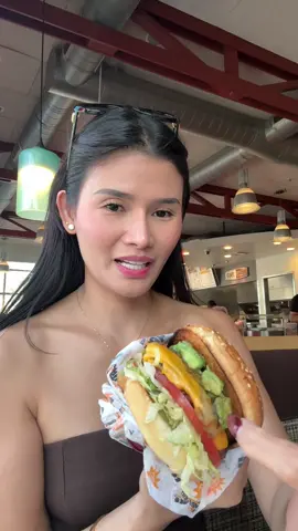 Burger with avocado 🍔🥑