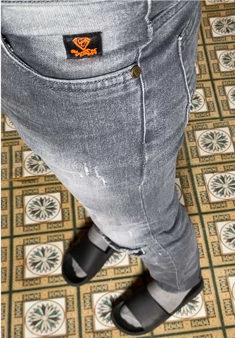 Rekomendasi outfit mu bolo biar makin ganteng dan cool #celanajeans #celanapanjang #jeanspria #jeanssobek #outfit 