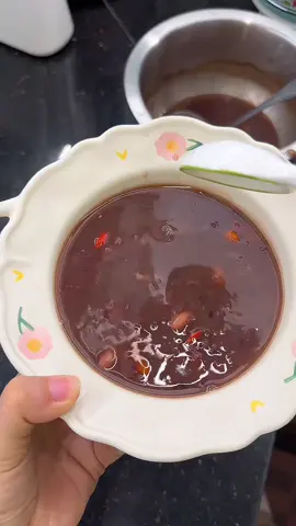 Phụ nữ kg gì bằng máu huyết tốt. Chăm da thôi chưa đủ, bổ khí huyết sẽ thấy rõ da dẻ hồng hào, ng khoẻ, ngủ ngon, hết cáu gắt vô cớ . Từ đó trở nên xinh đẹp từ bên trong. #Vlog #lamnaylamnochonggia #yêubảnthân #dưỡngnhan 