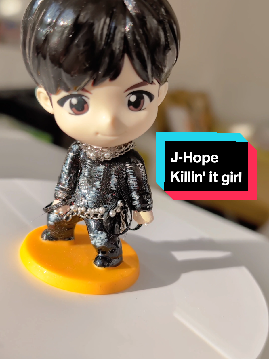 Ca răspuns pentru @birgit1108  Another one 🫰💜 #jhope #killinitgirl #tinytan #new #fy @hobipower 