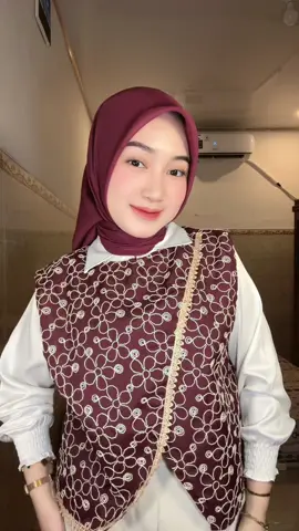 ootd pake vest ginii palingg sukaaa😍❤️ #outfitideas #formaloutfit #vest 