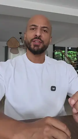 Il a claqué 1 000 € en un week-end… et voilà pourquoi il restera pauvre Un iPhone flambant neuf, une paire de sneakers tendance, une montre à la mode… Voilà comment certains dépensent 1 000 € sans réfléchir. Mais ce n’est pas une question d’argent, c’est une question de mindset. Je vous montre pourquoi les mauvaises décisions financières ne sont pas le fruit du hasard et comment elles vous enferment dans un cercle vicieux de pauvreté. 💸Vous avez 1 000 € ? Voici la différence entre les riches et les pauvres. 📺 Regardez la vidéo complète intitulée « Ce que vous faites avec 1000 € dit tout de votre avenir financier » sur ma chaine YouTube « BusinessattitudeTV ! » 👉 Le lien est dans la bio ! 📆 Nouvel épisode chaque dimanche. #argent,#iPhone,#mindsetfinancier,#indépendancefinancière, #développementpersonnel,#motivation,#réussirsavie,#business,#investir,#éducationfinancière,#habitsdesriches,#habitudesdespauvres,#cerclevicieux,#consommation,#wealth mindset