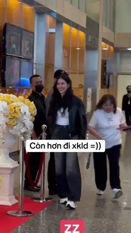 Tòn ten tới ôm jiejie 1 cái mới chịu😗 #หลิงออม #LingOrm  #Linglingkwong #Ormkornnaphat 