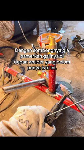 lebih besar cicilannya ketimbang gajinya😩😂#fyppppppppppppppppppppppp #iwip_weda_halmahera #wedabaynikel🇲🇨🎌 #fypage #welder 
