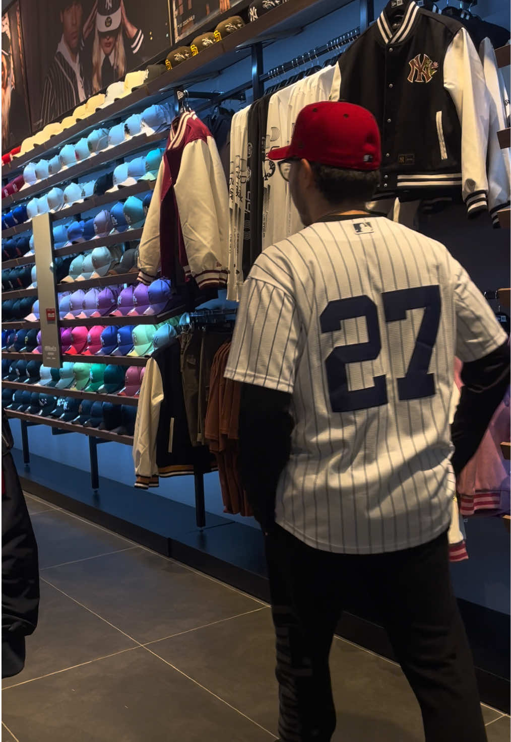 “Once a Yankee, always a Yankee” 🗽 Hasta el próximo año bombarderos 💙  27 rings! Count ‘em #yankees #27rings #bronxbombers #outfitideas #outfitcheck 