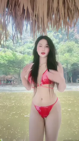 Đi bơi mùa mưa bão kiểu🥴 #xuhuong #trending #nhaytiktok #dance 
