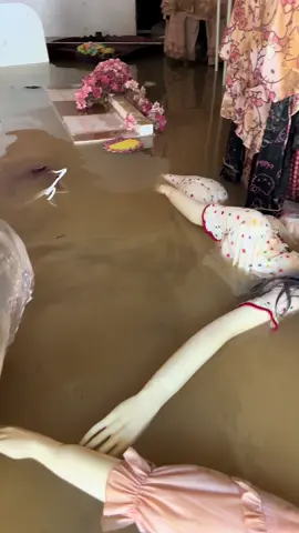 Không khóc nổi 😥