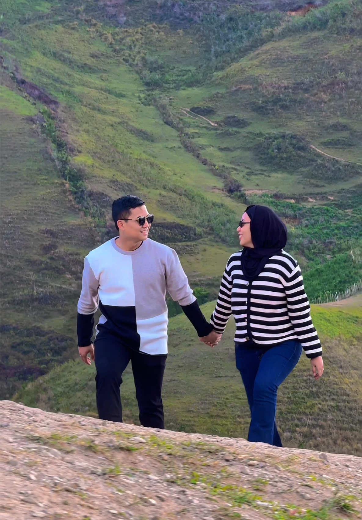 Mau buat video kaya gini. ?  Cuma 300 ribu aja.  #sinematiciphone #bukitholbungsamosir #fyp #sumut 