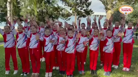 Gimnastele Academiei Laura Cristache sărbătoresc și ele alături de noi, de Ziua Oului! La mulți ani! 🥳🥚 #ziuaoului #eggday #ToneliKids #ToneliRomania #familiatoneli 