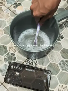 Solusi layar lcd ghostouch dan lcd bergaris telah ditemukan 🤣#servicehp #servicehpmurah #servicehpbondowoso #servicehpsitubondo #zendyrj 