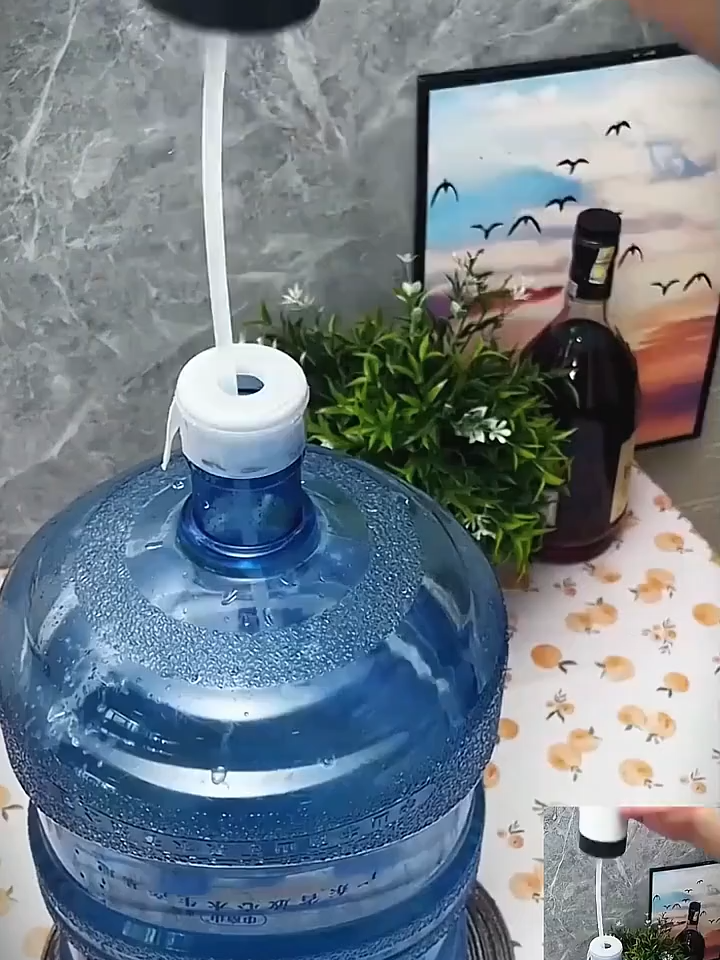 Phù hợp cho cả gia đình và văn phòng! Máy bơm nước thông minh có thiết kế êm ái, cung cấp nước tức thì mà không bị gián đoạn. Uống một xô nước lớn mang lại niềm vui.