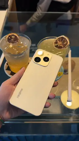 OMG! This is my first realme phone! Realme 15T, the battery never dies…..#fyp #realmewishlist #pov #tiktokmademebuyit #thanksgiving #firstvideo 