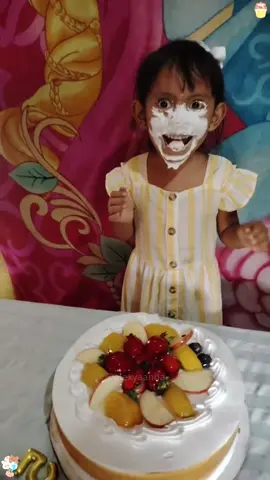 Cake prank #kids #prank #funny #foryourpage #funnyvideos 
