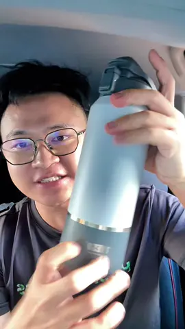 Tyeso vacuum insulated tumbler. Durable design. #tumbler #bottle #botolair #tyesotumbler #tyesobottle 