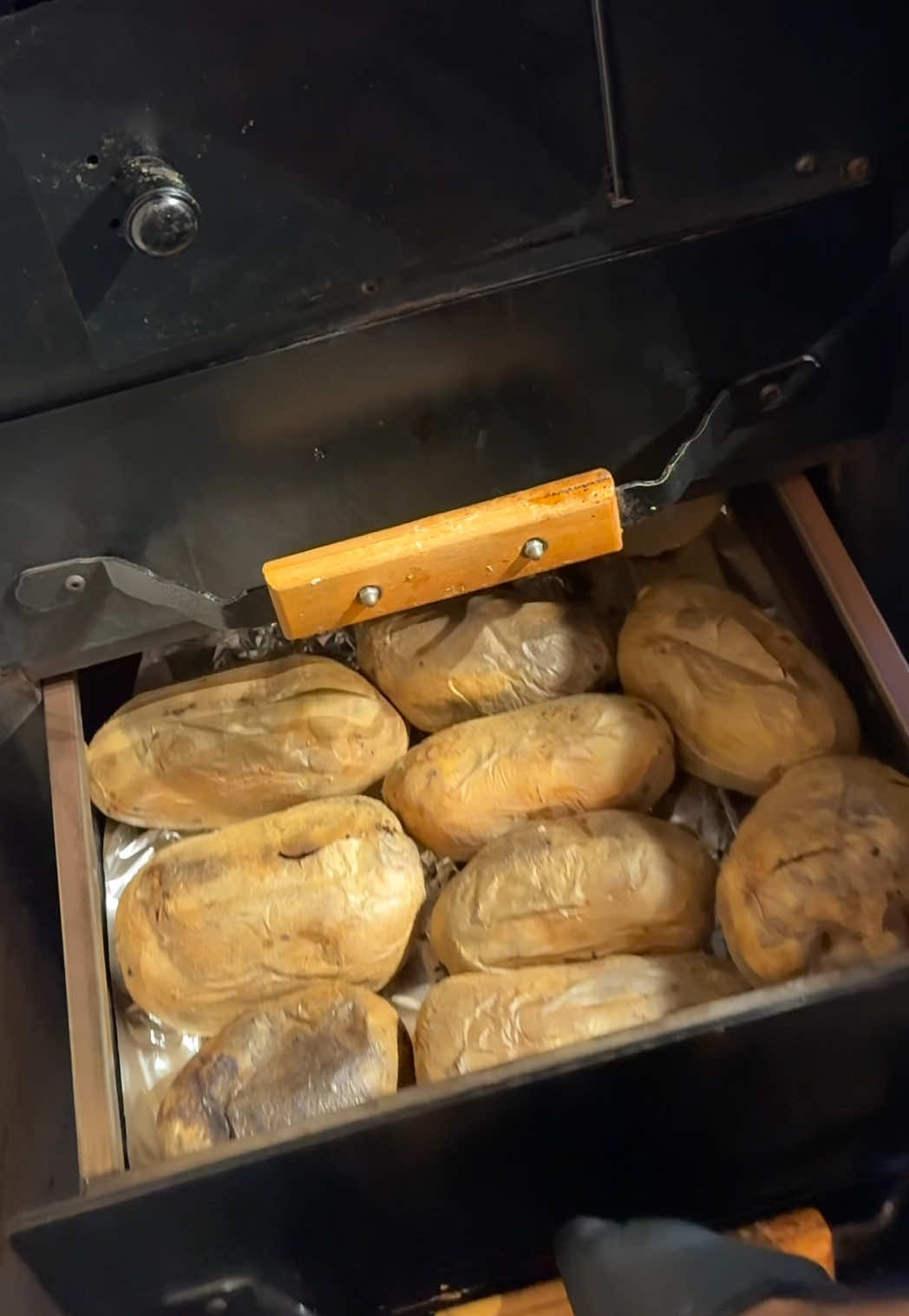 터키의 독특한 대왕 감자치즈 / Unique Giant Potato Cheese – Malaysia Street Food 🚠Location Kuala Lumpur 🚩Google Map https://maps.app.goo.gl/MqPrW81j3UpAmanP6?g_st=ipc