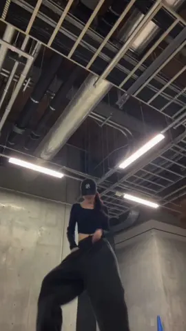 KehlaniのFolded好きすぎて色んなのバージョンで撮っちゃう🤦🏻笑 dc: @Gandarra #fyp #kehlani #folded #dance #05