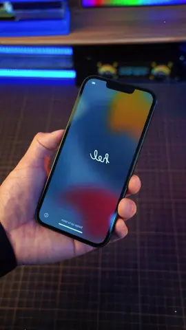 iPhone 13 #กรอบอะลูมิเนียมระดับอวกาศ สี 6 สไตล์ สดใส่ ตามสไตล์ของคุณ #แบตเตอรี่ทนทานถึง 19 ชั่วโมง เล่นวิดีโอทั้งวันไม่ต้องหาที่ชาร์จ #รับน้ำและฝุ่น IP68 ทนทานถึง 6 มีตร глубина 30 นาที ไม่ต้องกลัวชุบน้ำ #ชิป A15 Bionic แรงขัน 4-คอร์ GPU เล่นเกมและตัดวิดีโอไม่ช้าใจ