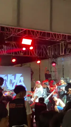 #kenyakingdown 