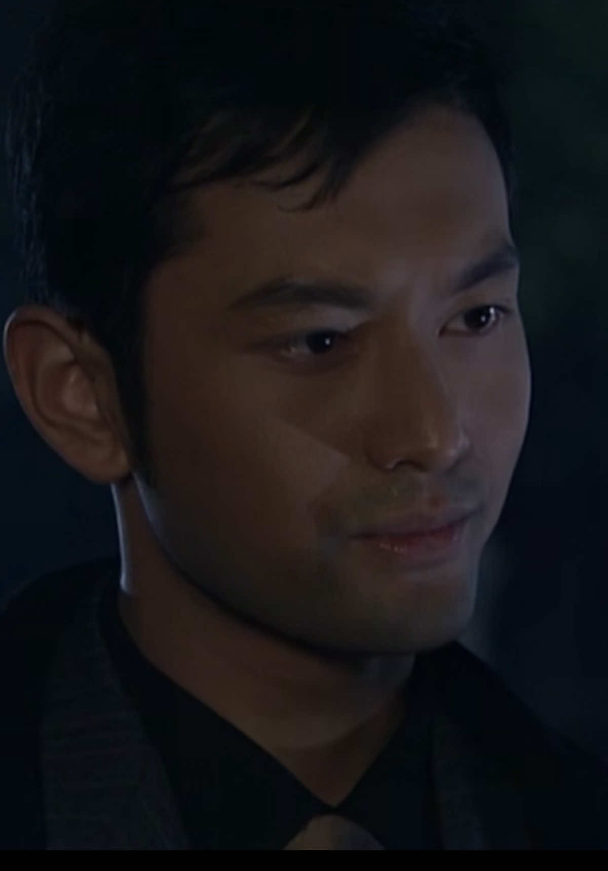 Nếu anh không làm cho em hạnh phúc được, thì anh cũng sẽ không làm cho em đau khổ . #huavancuong #xuhuongtitok #benthuonghai #xuhuong2025 