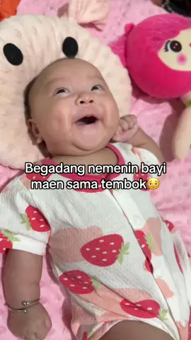 Kenapa ya bayi klo malem suka maen sama tembok?🙄 #babytiktok #babytiktok #reality #bayilucu #fyp