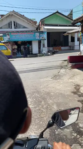 Yang mau estelers es jus yang murah tapi bnyak dan enak maanggaa di cobian yah ada di depan alfamar ciwalen paasar di belong tepatnya yah#kulinerancipanas #jajanancipanas #jajananviralcipanas #kulinerpinggirjalan #baksoviral @INDAH PELANGI054 