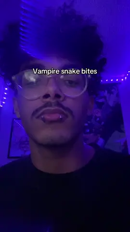 #vampireteeth #liprings #fakepiercing #snakebites 